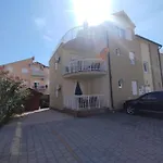 아파트 Ivancica 2 *