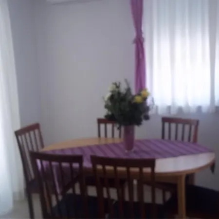 Apartment Ivancica 2 *