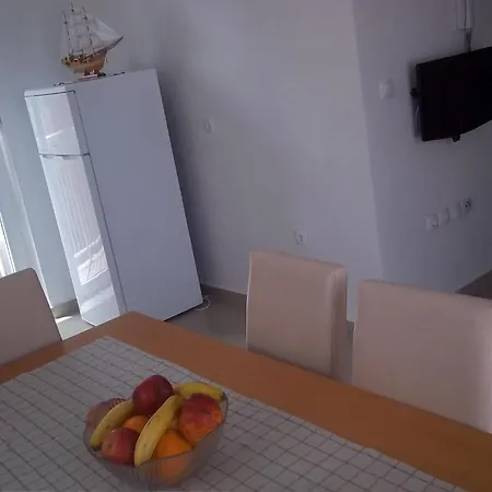 Apartment Ivancica 2 *
